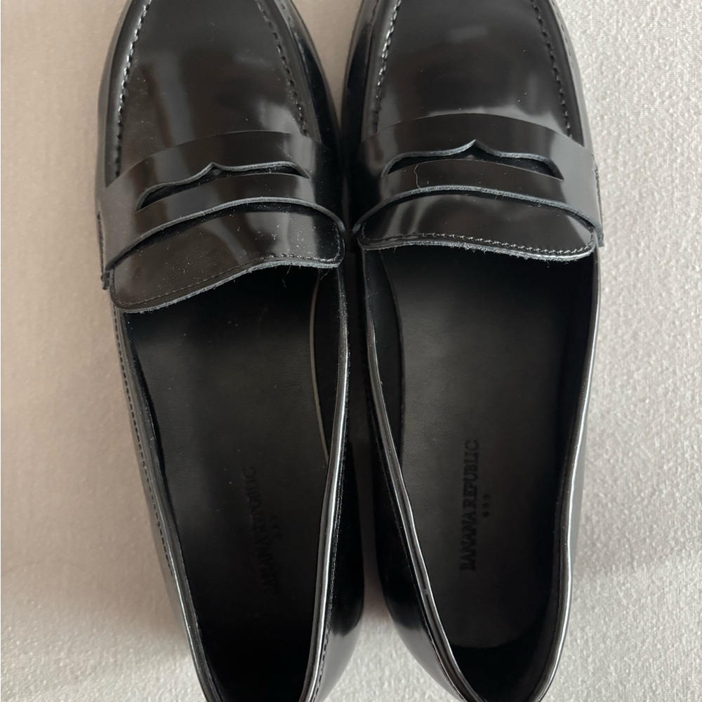 Banana Republic Black Loafers Minimalist Slip-Ons